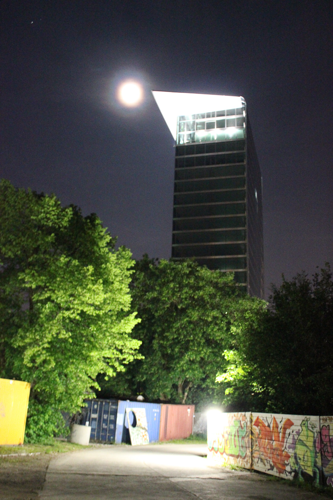 moon-over-domagk.jpg 